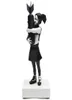 Objets décoratifs Figurines Banksy Bomb Hugger Sculpture moderne Bomb Girl Statue Résine Table Piece Bomb Love England Art House De2455795