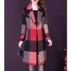 Autumn Winter Women Grid Fashion Grid Long Caloroso cappotto a doppio petto da donna Outwear Abbigliamento sciolto di fascia alta per donne 231227