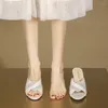 Vestido sapatos de diamante redondo dedo salto alto chinelos verão 2023 moda japonesa moda feminina coreana estilo