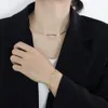 Eingelegtes Halsketten-Armband INS Online-Berühmtheit Neues Klingen-ZirkonFranzösisches Temperament Fortschrittliches Schmuckset aus Stahl und Titan.