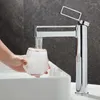 Rubinetti per lavandino del bagno Rubinetto per lavabo moda creativa Oro / Ottone cromato e miscelato a freddo Rubinetto monocomando scavato Scavato