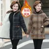Trench feminina casacos roupas de inverno Veludo granular moda de algodão longa e de meia-idade casaco com capuz no outono