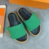 Zapatillas impresas de mezclilla Top Classic Designer Zapatos para hombres Sandalias al aire libre para mujer zapatos de playa sin deslizamiento de la playa de verano