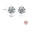 Moissanite Diamond Stud Earrings S925 Silver Three Claw Gem örhängen europeiska kvinnor super glittrande örhängen Kvinnor Bröllopsfest smycken Valentins dag present SPC