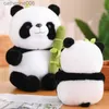 Animali di peluche ripieni 25 cm Panda Kawaii con bambù Morbido farcito Bambole preferite internazionali Compleanno Regali di Natale Regali per bambiniL231228