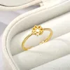 Cluster anneaux mignon tournesol pour les femmes filles ajusté en or couleur en acier inoxydable ring