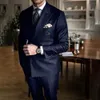 أنيقة Pinstripe Navy Blue Men Suits 2 قطعة مجموعة عالية الجودة رسمية مزدوجة السترة البالغة بدلة ضئيلة احتواء Smart Disual Tuxedo 231227