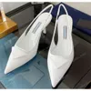 Летние сандалии на высоком каблуке с острым носком, женские туфли со знаком треугольника, белый, черный, блестящая лакированная кожа, свадебные туфли на тонком каблуке 35 см, 7,5 см, размер 35-40