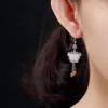 Dingle örhängen s925 sterling silver gåva Hetian Jade White South Red Liang Zhu Butterfly Earring Pendant For Ladies Ancient Costume Earrin