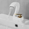 Grifos de lavabo de baño Grifo de latón macizo Mezclador blanco Cascada Soporte único Orificio Grifos de agua Montado en cubierta