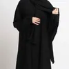 Etniska kläder 2023 Mellanöstern Dubai Turkiet huva mantel Oregelbunden hög midjeklänning Abayas för muslimska kvinnor Abaya med integrerad slöja