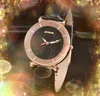 Colorato cinturino in vera pelle al quarzo moda Bee orologi da donna data automatica orologio a tre pin rosa oro argento colore carino quadrante piccolo braccialetto a catena orologio da polso regali