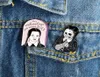 La famille Addams a inspiré le mercredi Addams Dark Entame Pins Badge Denim Veste bijoux Broches pour femmes Men1207427