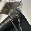 Berömd varumärkesdesigner Totes Women Classic Shoulder Bags Ny stor kapacitet äkta läder medelålder mode resväska svart guld bokstav hög kvalitet produkt