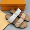 Luxury Designer Slides Platform Slippers Bom Dia Flat Comfort Mule äkta läder Kvinnor Sandaler Buckle Flip Flops Summer Beach Shoes C28