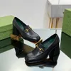 MS.Calfskin Yüksek Topuklu Loafers Blok Topuk Pompaları Metal Toka Kayma Ayakkabıları Siyah Beyaz Kadınlar Moda Lüks Tasarımcılar Kare Ayak Ayak Parçaları Ofis Kariyer Elbise Ayakkabıları