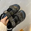 Nouvelles sandales en peau de vache Talons plats Jacquard-tricot Loisirs pour femmes Designer de luxe en plein air Fond plat de haute qualité Chaussures de mode de plage Chaussures d'usine35-42