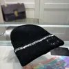 Beanie Designer Beanie Luksusowy projektant Woolen Cap wydaje się super miękki i przytulny dzianinowa czapka wszechstronna i przystojna trend mody