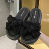 Sandales Léger à fond épais des pantoufles en caoutchouc pour enfants Luxury Femme Mules Chaussures Sneakers Sports XXW3