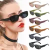 Solglasögon 2023 Kvinnor Fashion Retro UV 400 Skydd Små rektangel Sol Glasögon Square Frame Travel Eyewear Accessories