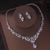 Halskette Ohrringe Set Barockkristallblumen Braut für Frauen Diademe Kronen Sets Braut Hochzeitskleid Dubai Schmuck Schmuck