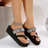 Sandalen Frauen mit dick solchen Hausschuhen 2023 Sommer Lady Clip-Toe Wedge Beach Mode glänzender Strass-Slip-on-Frauen Flip Flops