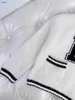 Luksusowe dziewczęta dresy śliczne białe sukienki dla dzieci garnitury rozmiar 100-160 wełniany swendowy kardigan i krótka spódnica Dec20