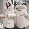 Trenchs de femmes Manteaux d'hiver Veste Femmes Parka 2023 Mode Long Manteau Laine Doublure Parkas Col De Fourrure À Capuchon Chaud Femelle Lâche Puffer Vêtements