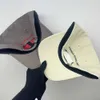 Designer Viviene Westwoods Chapeau Japonais Empress Dowager Saturn Baseball Hat avec haute qualité et élégance Été Big Head Curved Eaves S22362