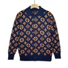 Kvinnors tröjor Douyin En populär kändis på Internet bär samma stil av Street Fried Jacquard med brevlakkardigan och överdimensionerad tröja för ytterkläder