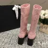 2024 Fashion New Womens Snow Boot Outdoor Classic Pink Black Quilted Meanture With Jeans مع أكياس الغبار