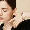 Braccialetti di design di lusso Netflix Braccialetti per unghie incolori in acciaio al titanio Braccialetti da donna con design di nicchia 2024 Nuovo regalo