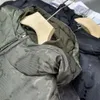 Lo stilista maschile Chaopai Classic Nuovi esplosivi Street Zipper isolati con cappuccio, comodi uomini e donne con lo stesso tipo di giacca