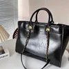 Luxury 23 nuevos Totas de diseñador Mujeres bolsos de hombro clásicos Calidad Gran capacidad Bolsa de cuero genuino Paris Fashion Fashion Fashion Bold Bags 37x30cm