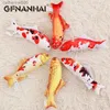 Animaux en peluche 1pc 16/30cm simulation de dessin animé carpe en peluche peluche douce mignonne mini poupées de poisson Koi kawaii jouets de doigt pour enfants cadeau d'anniversaire L231228