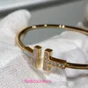 Tifannissm Design Women Bead Bracelets Charm Luxury Jewelry for Lady Gift High version V Gold White Fritillaria Bracelet Spring Steel Pipe With Original Box