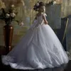 Elegant White Puffy Tulle Flowle Girl Dresses For Wedding 2024 Princess Ball Gown Lace Appliques First Commonion Downs With Bows