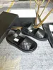 2024Ss Primavera / Verão Sapatos de Designer Novas Sandálias Praia Velcro Sandálias Original Personalizado Ultra Macio Tecido de Pele de Carneiro Bordado Metal Logo Hardware Fasteners