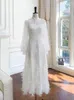 Sukienki swobodne Yigelila Kobiety biała długa koronkowa sukienka Elegancka stoisko Szyjka Latarna Imperium Sym Szczupli Perły do ​​kostki w chiński styl