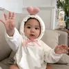 2023 Lente Herfst Baby Meisjes Kleding Set Katoenen Hoodie Patchwork Liefde Trekkoord Rompertje Skinny Broek Sokken Peuter Outfits 231228