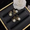 Women Pearl Bear Stud أقراط المصمم 925 Silver Diamond Carmring Fashion Studs Lady Luxury Hoops F Designers المجوهرات مع 307o