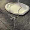 2024 Designers Sweet Cool Crushed Stone Alloy Fängelse svart fyrkantig glas unik designkänsla högkvalitet krage halsband kvinnlig instagram stil tillbehör