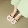 Geklede schoenen Dames sandalen van schapenvacht Franse Peep-toe gespbandjes Stijlvolle zomer met explosieve hakken