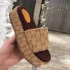 Sandales de créateurs Hommes Femmes Luxe Appartements Semelle Épaisse Flip Flop Chaussure Talons Hauts Brodé Imprimé En Cuir Plate-Forme Pantoufles Classique Gelée Caoutchouc Slide Chaussures 35-45