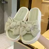 Sandales Léger à fond épais des pantoufles en caoutchouc pour enfants Luxury Femme Mules Chaussures Sneakers Sports XXW3