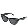 Neue trendige Marken-Designer-Sonnenbrille Cat Eye UV400-Schutzgläser 1101 1101S-Stil Schwarze Rahmen Outdoor Einfache beliebte Retro-Brillen