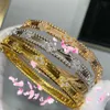 Pulseira de designer de luxo em ouro 18k Van Clover com cristais brilhantes e diamantes Símbolo final de amor e proteção, um presente perfeito para mulheres e meninas Z716