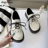 Schuhe 2022 Frühlingsplattform Schuhe Schuluniform Schuhe JK Schüler Schuhe Mädchen Frauen Lolita Schuhe Mädchen runde Zeh Liebe Mary Jane Schuhe