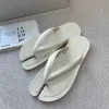 Designer Praia Slide 2024 Novo Mule Fashion Loafer Women Sandale Travel Sliders Sliders Casual Sapatos de luxo de luxo de chinelos piscina chinelos com caixa de verão