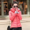 Trenchs de femmes vêtements hiver xxxl veste femmes capuche couleur unie courte femme manteau parka vêtements d'extérieur pour Jaqueta Feminina Inverno